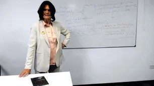 Liliana de Riz: “Milei se mueve en este territorio de decadencia y crisis de la dirigencia política”