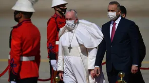 El Papa Francisco comenzó su histórica y "riesgosa" visita a Irak