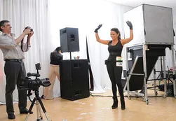 La “ahijada hot” de Lilita elige el alto perfil para seducir votantes