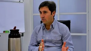 Denuncian que el conflicto con Yacyretá se debe a la "prepotencia" de Sergio Massa