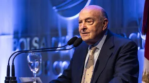 Domingo Cavallo propuso que el país tenga al dólar como moneda para "ayudar a la economía"