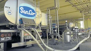 SanCor alertó por un bloqueo sindical que pone en riesgo 3 millones de litros de leche
