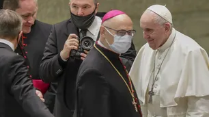 Franciscazo: el Papa ratificó la reforma constitucional para avanzar contra la Curia