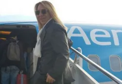 Un peluquero también viajó en la cabina de un avión