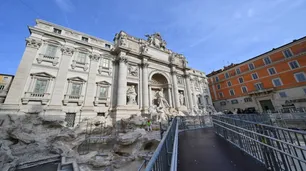 Se inauguró la pasarela para regular el "boom" de turistas en la Fontana di Trevi