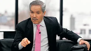 Felipe Solá, poco diplomático: insultó a una senadora y se justificó por Twitter