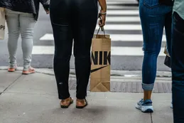 Nike registra una caída histórica por la lenta recuperación del consumo de China