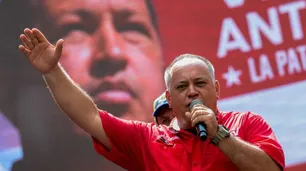 Tras llamarlo "frío", Diosdado Cabello advierte a Fernández: "Nosotros venceremos"