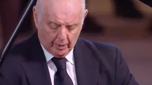 Daniel Barenboim fue elegido por Emmanuel Macron para despedir a Jacques Chirac