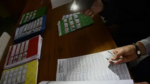 Pese al apagón, avanza con normalidad la jornada electoral en las provincias