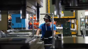 La UIA le exigió al Gobierno "políticas urgentes" para reactivar el consumo tras una nueva caída de la actividad industrial