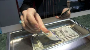 El dólar cotiza a $28,50, cinco centavos por encima del cierre de ayer