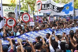 Galería de fotos: una multitudinaria marcha por el 24 de marzo con la consigna de la memoria presente