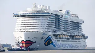 Vuelven los cruceros, pero los pasajeros no vacunados van en segunda clase