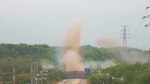 Corea del Sur le mandó drones con propaganda y Corea del Norte dinamitó las rutas para bloquear la frontera