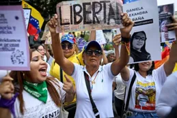 Día de la Mujer: multitudes marcharon en Europa y América contra la violencia y el conflicto bélico