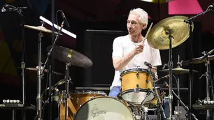 Charlie Watts se bajó de la gira de los Rolling Stones por sus problemas de salud