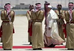 El Papa llegó a Jordania en el marco de una histórica gira a Oriente Medio