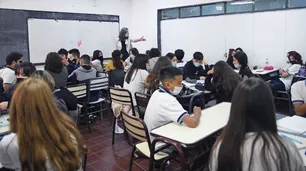 Lenguaje inclusivo en escuelas: alumnado y diversidades repudiaron su prohibición