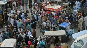 Pakistán: 24 muertos tras el ataque a un tren donde viajaba personal militar