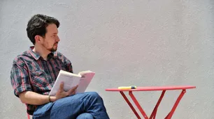 Después de la estrepitosa derrota, Pablo Iglesias se cortó su emblemática cola