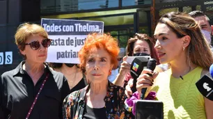 Fotos: actrices protestaron contra la justicia brasileña ante la Embajada por el juicio a Darthés