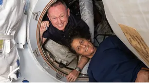 Quiénes son, cómo viven y cuánto hace que están los astronautas varados en el espacio