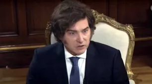 Milei habló del Garrahan, defendió a Juliana Santillán y culpó, como siempre, "a esas basuras de los periodistas"