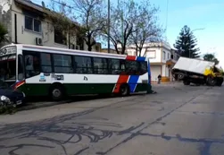 Diecisiete heridos tras chocar un colectivo y un camión en Lugano