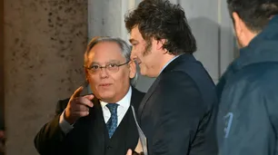 Javier Milei llegó a Italia y se reunirá con Giorgia Meloni en Roma