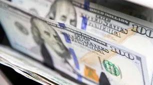 Dolarización en debate: el Financial Times reaviva la discusión y economistas advierten riesgos para la Argentina