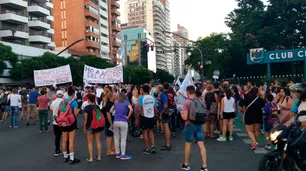 "Salvemos al Cenard": deportistas marcharon para repudiar la mudanza del predio