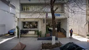 Disturbios en una alcaidía porteña: presos rompieron las celdas y quemaron colchones