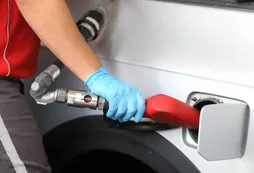 Ecuador recortará gradualmente subsidios “injustos” a gasolina