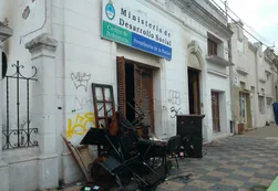 Olavarría: incendian un ministerio y pintan insultos contra el intendente