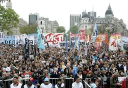 Tras el hallazgo, convocan a una marcha por Santiago Maldonado