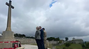 El laborismo británico prometió "defender" a los habitantes de las Malvinas y envió a un alto funcionario