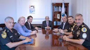Aníbal Fernández se reunió con el equipo de Javier Milei para iniciar el traspaso de Seguridad