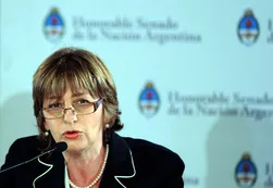Ordenan reabrir la causa contra Gils Carbó por la designación de fiscales