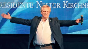 Alberto completó la mesa política que lo acompaña