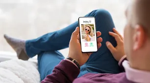 "Estafadora de Tinder" en Puerto Madryn: engañó a un joven y le habría robado $4,5 millones