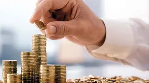 Primera licitación de Milei: expertos aseguran que se están licuando los ahorros de los argentinos