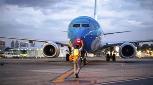 Aumenta el riesgo de un nuevo paro de controladores aéreos durante las vacaciones: este viernes vence la conciliación obligatoria