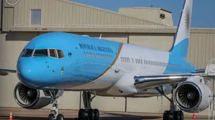 Se conocieron los audios que revelan el polémico aterrizaje del avión presidencial