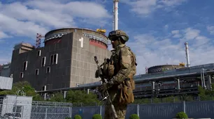 Fuego cruzado, amenaza nuclear y torturas: el dilema de Zaporiyia, la central anexada por Rusia