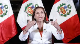 Dina Boluarte aseguró que su gobierno "está firme" y apuntó contra los que buscan "adueñarse del poder"
