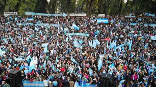 Cristina Kirchner mandó otro mensaje a la militancia con críticas al Gobierno y arremetió contra Bullrich: "Mujer nefasta"