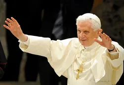 Renuncia el Papa Benedicto XVI
