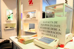 CFK promueve la ciencia, pero no le autorizan insumos