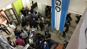 Trabajadores del Astillero Río Santiago ocuparon el Ministerio de Economía bonaerense
